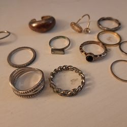 Assortment of 12 Rings