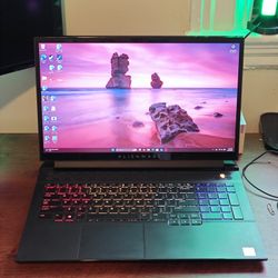 17.3" Alienware M17 R3 RTX 2070 Gaming Laptop