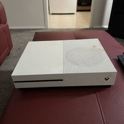 Selling Xbox Don’t Work Turns On But Turns Right Back Off 