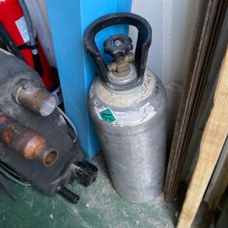 CO2 tank