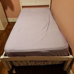 White Trundle Bed- Twin Size