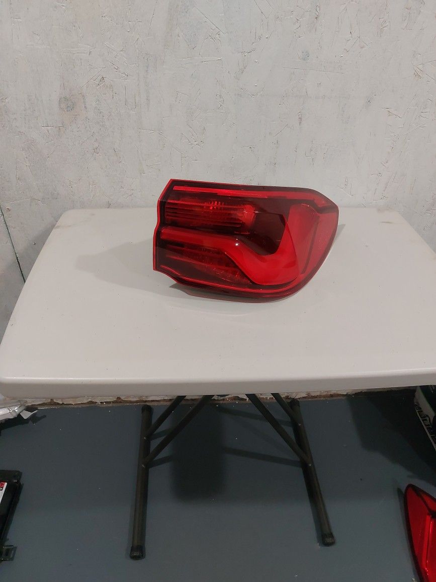 2019 BMW X2 RIGHT TAILLIGHT