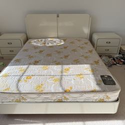 Vintage Queen Bed, Dresser, And Two Night Stand