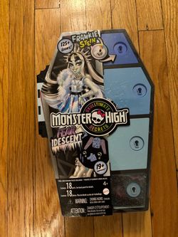 Monster High Frankie Stein Fearidescent Skulltimate Secrets