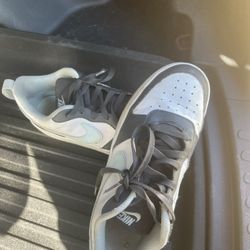 Girls Nike Borough Shoes Size 7y