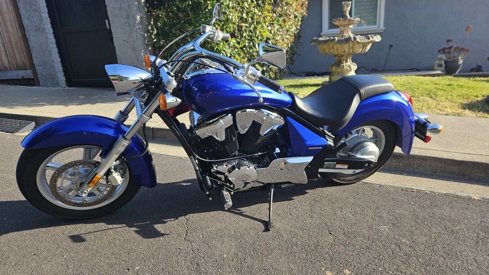 **LIKE NEW***2016 HONDA VT1300 STATELINE Lowered Price