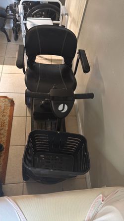 ELECTRIC WHEELCHAIR