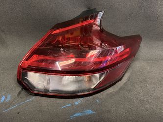 2021 2024 Nissan kicks led right side taillight