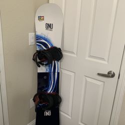 Gnu Snowboard Size 154