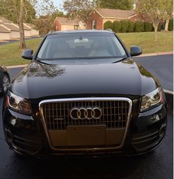 🚗 Black 2011 Audi Q5 Quattro SUV