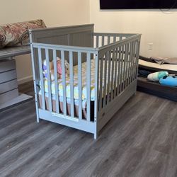 baby crib