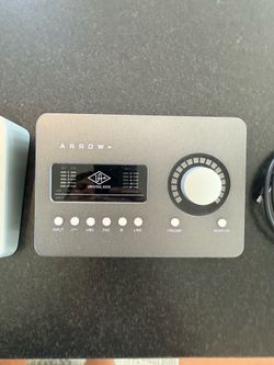 Universal audio arrow