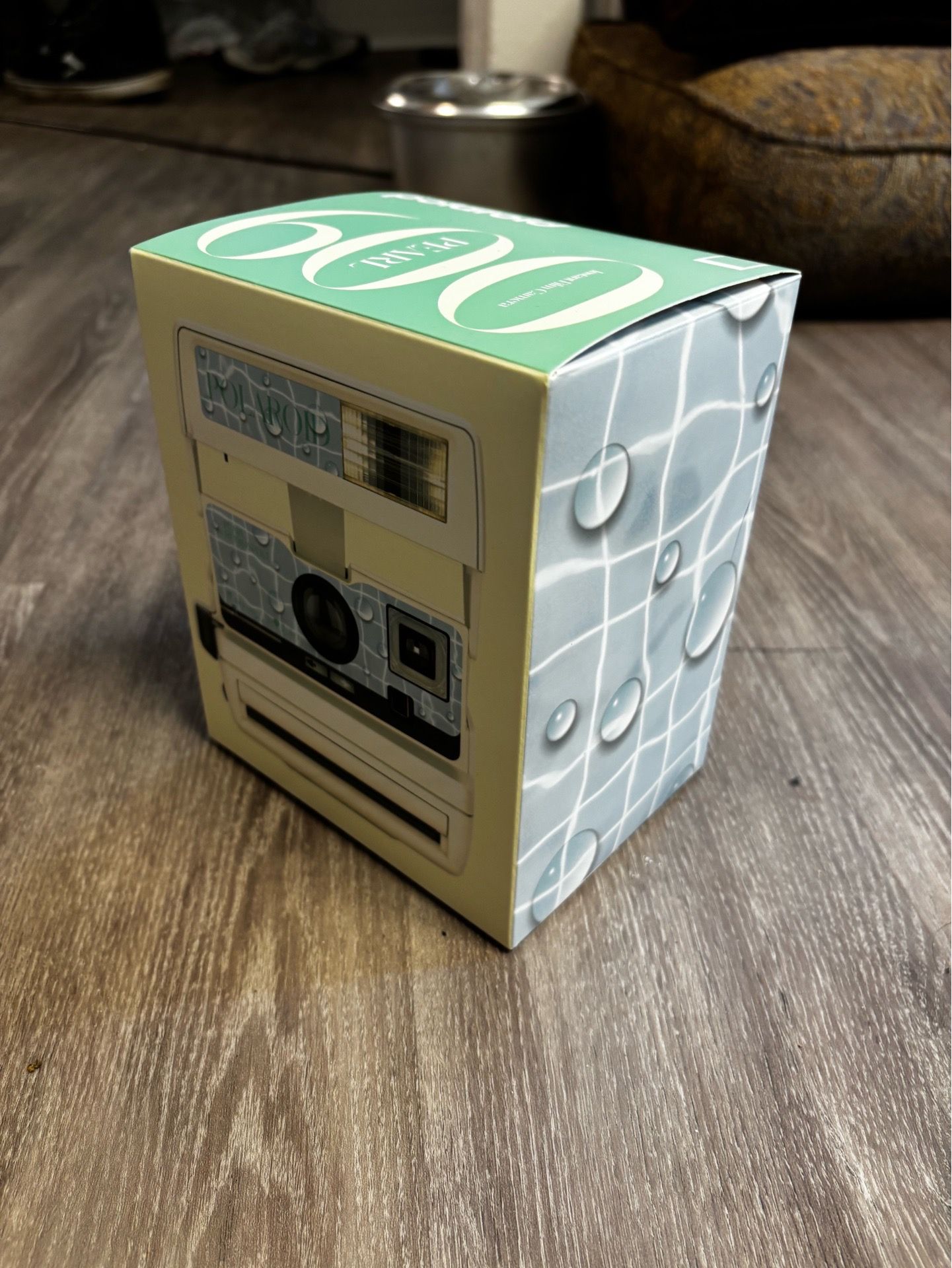 Polaroid 600 by Retrospekt in Pearl
