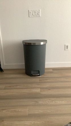 Indoor trash can