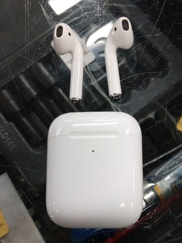 Apple Airpods Gen. 2 w/ Wireless Charging Case