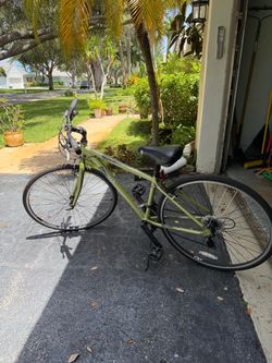 Schwinn Pathway Hybrid Bike – Excellent Condition (Best Offer)
