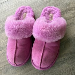 Girls Pink Slippers 