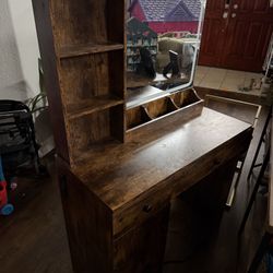 Free vanity and chair