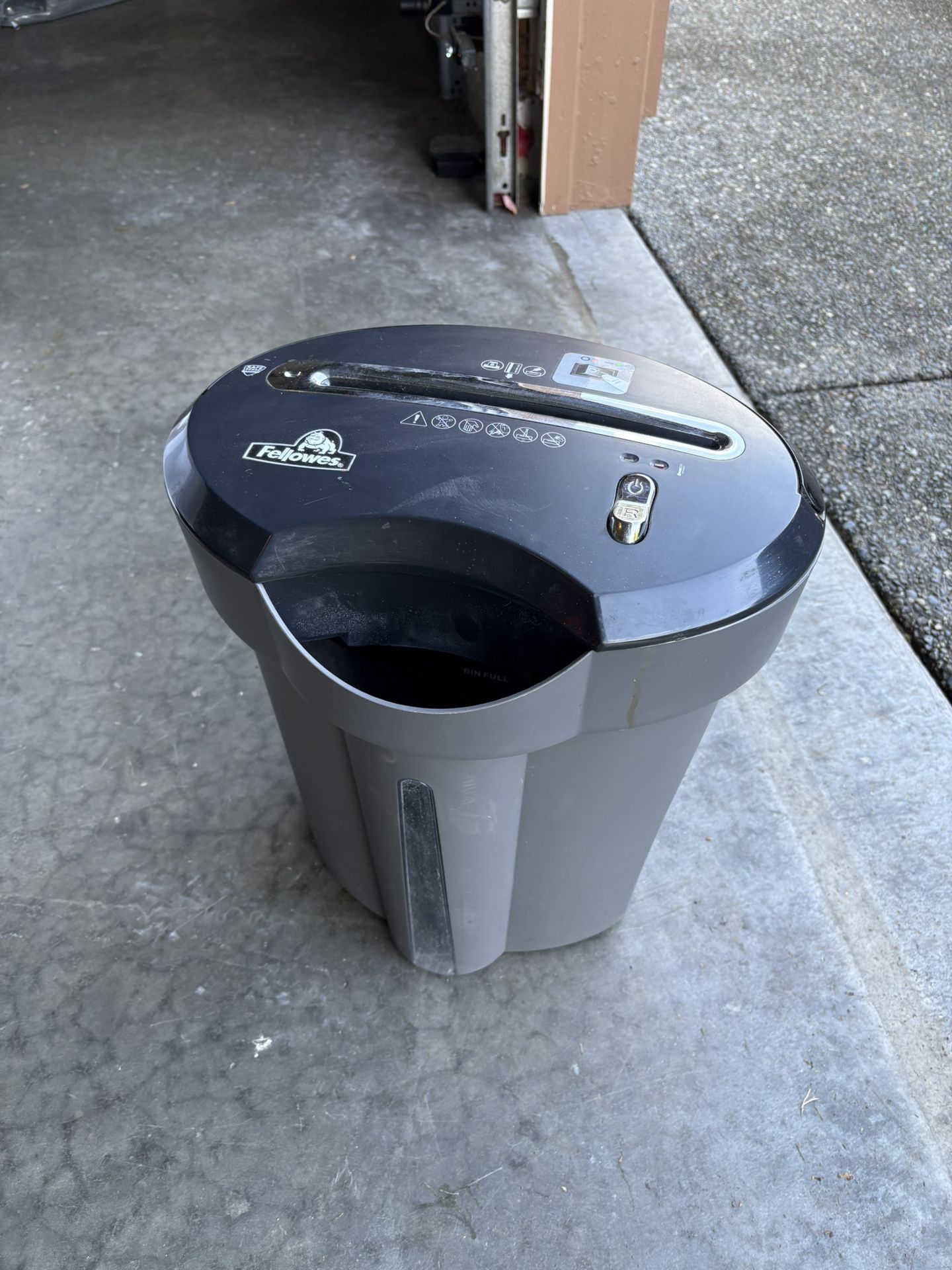 Fellows Power Paper Shredder