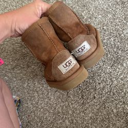Uggs 7c