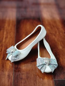 Kurt Geiger London Kids Girls White Leather Crystal Bow Ballet Flats Size 11