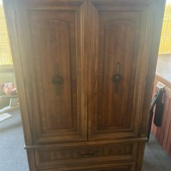 Armoire $300