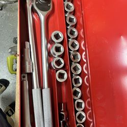 Proto Socket Set With 3/4 Inch Ratchet  