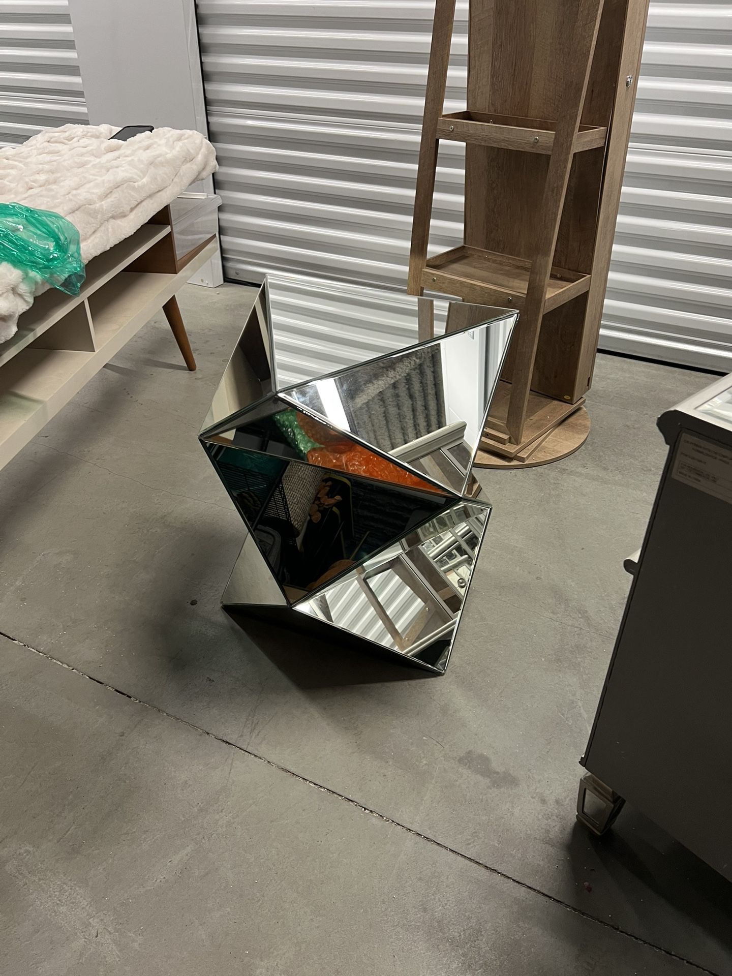 Mirrored End Table (set Of 2)