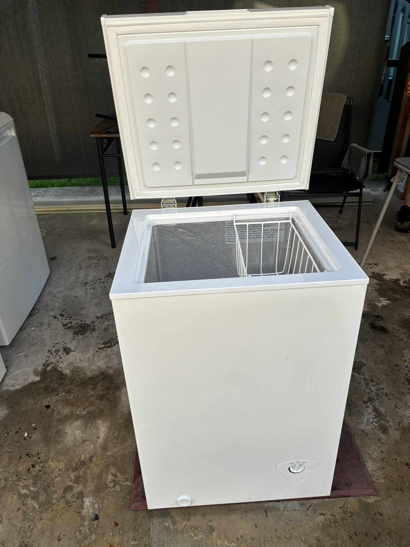 Arctic King 3.5 Cu ft Chest Freezer