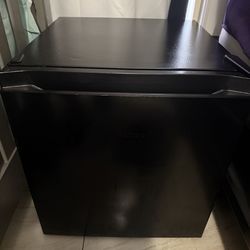 Mini refrigerator accepting offers