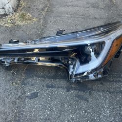 2024 TOYOTA COROLLA LEFT HEADLIGHT