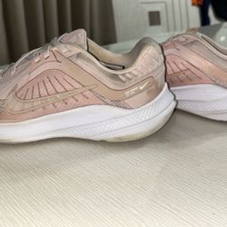 Nike Women’s Quest 5 Barely Rose