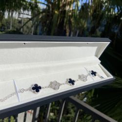 Moissanite 
