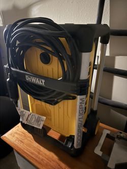 3300 Dewalt Pressure Washer Brand New