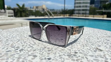 Sunglasses / Lentes de sol