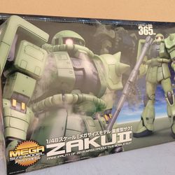 Mega size Zaku II Gunpla
