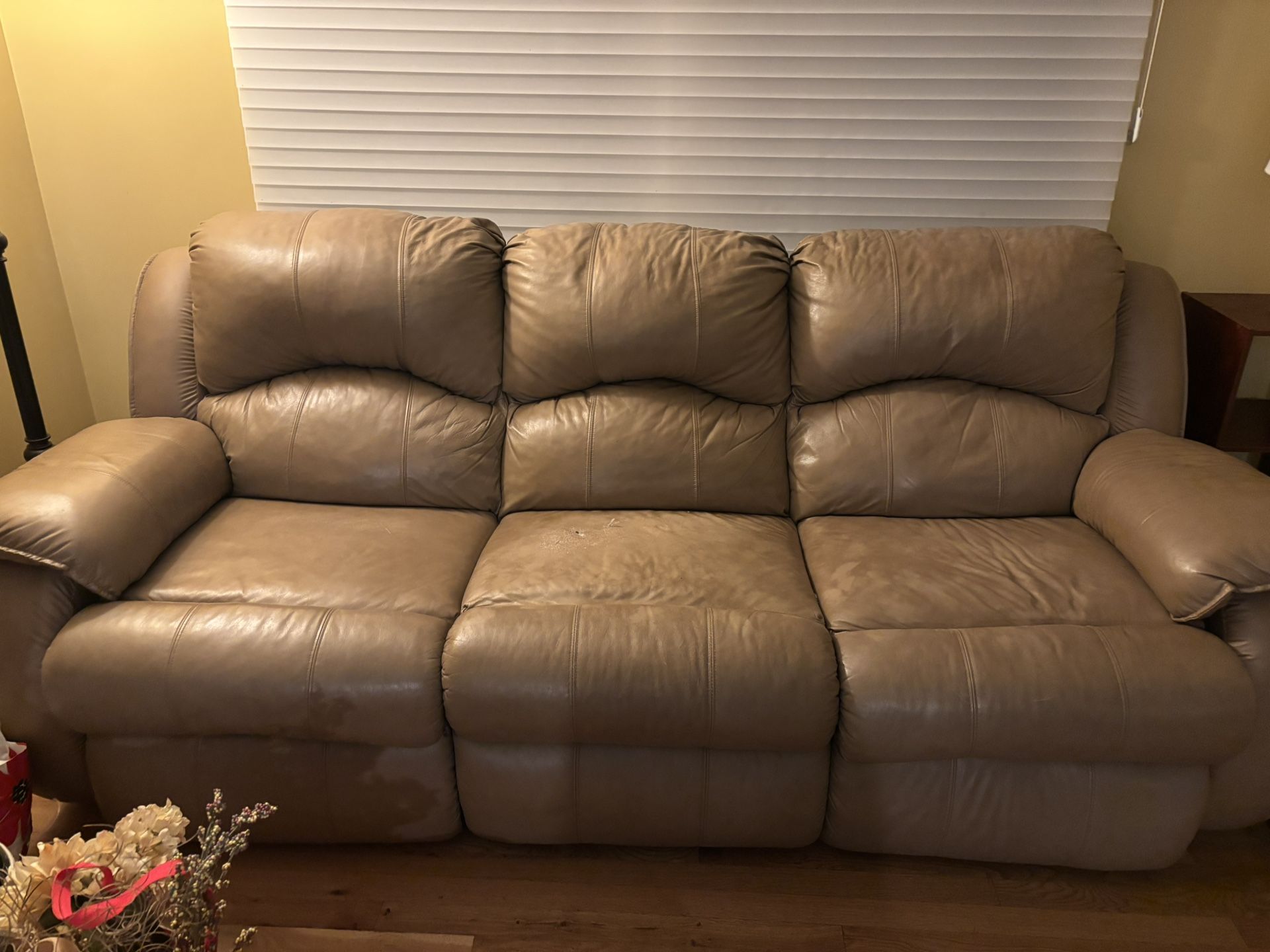 Leather Couch With 2 Recliners