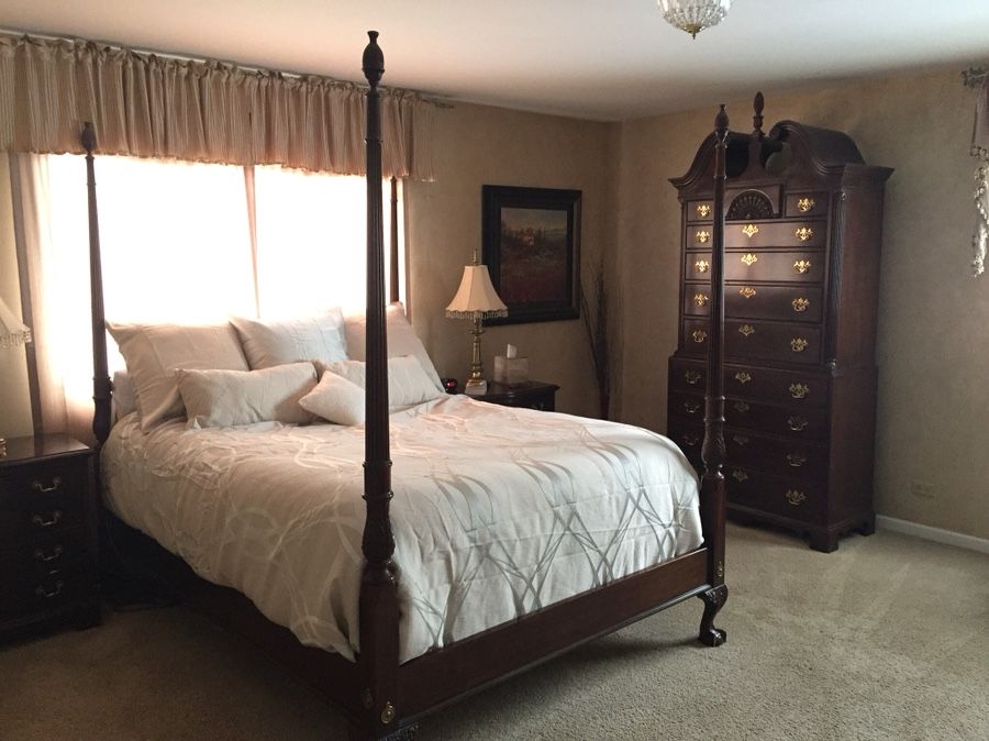 Four Poster Drexel Heritage Collection Rice Carved Vintage Mahogany Queen Bed