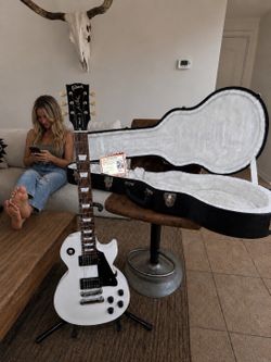 Gibson Les Paul Studio - Alpine White