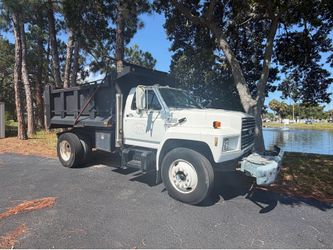 Ford F600 Dump Truck - Diesel - Manual Transmission