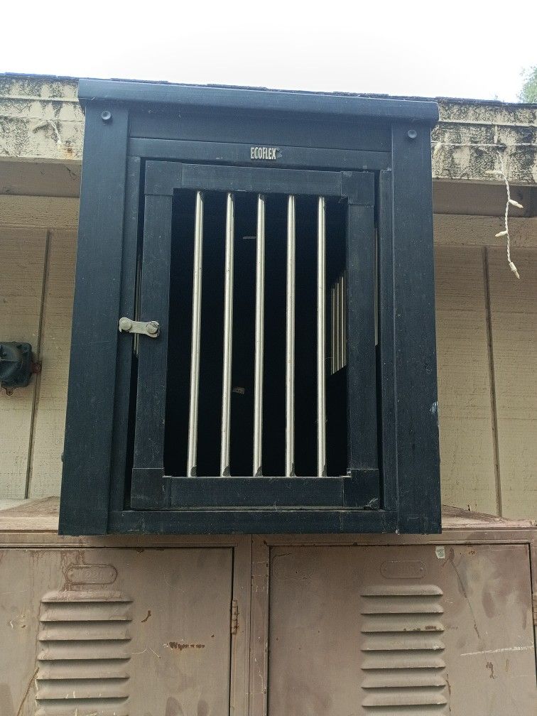 dog house/crate