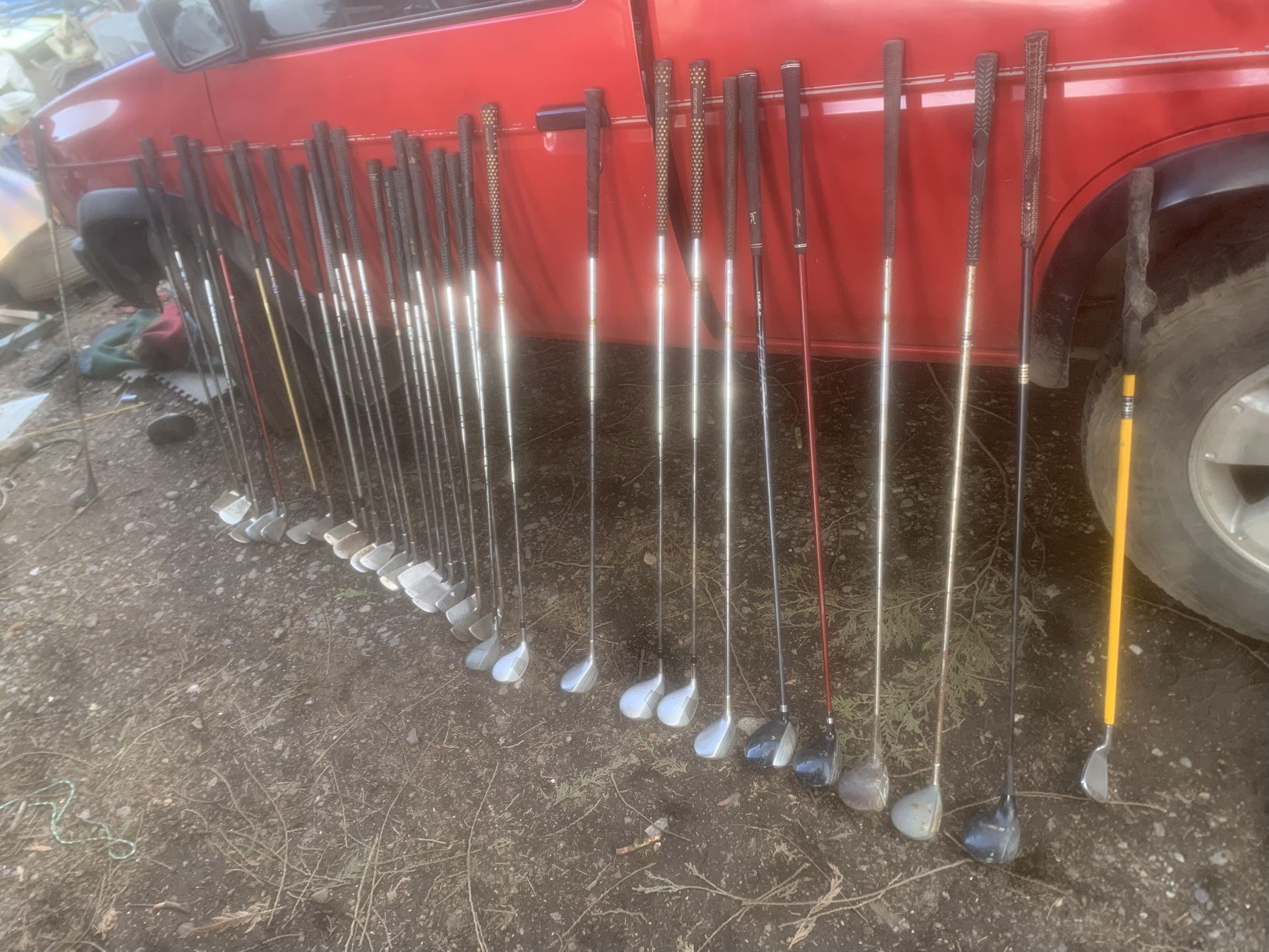 32 Golf Clubs