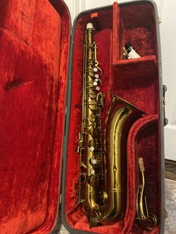 BUESCHER-WINDSOR TENOR SAXOPHONE