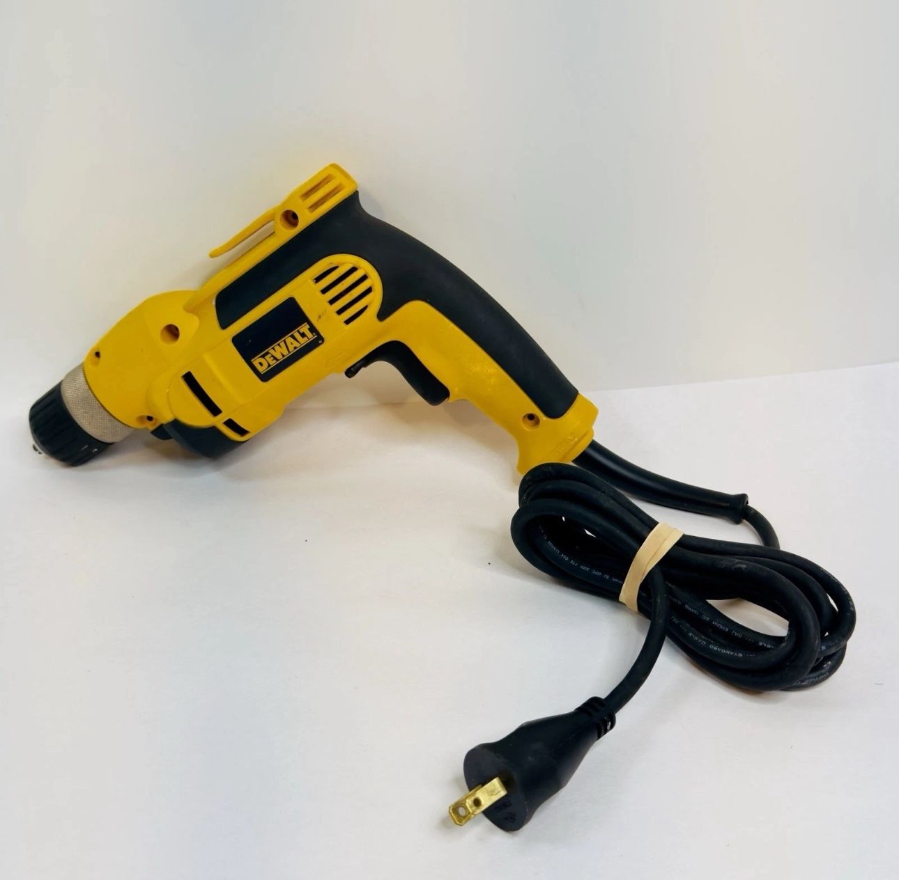 DEWALT DWD110 8 Amp VSR Corded 3/8 in.