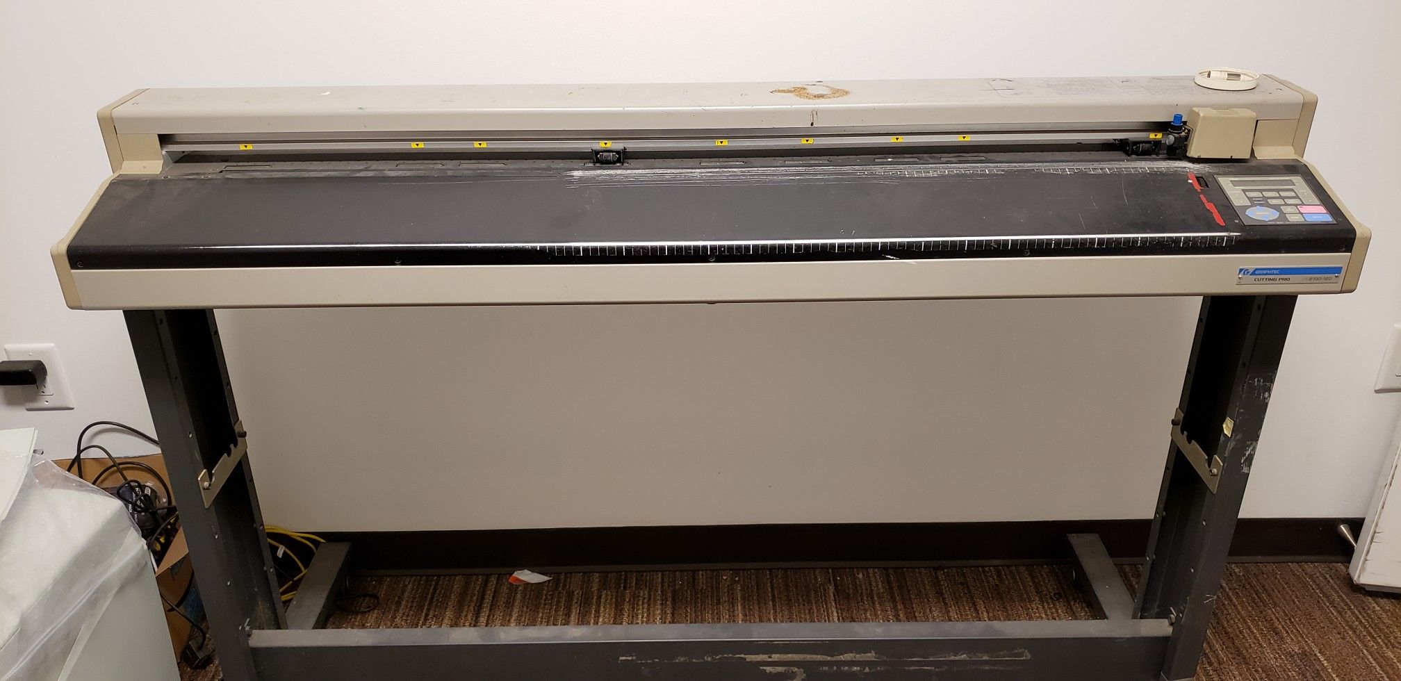 Graphtec FC2100-120 Vinyl Cutter