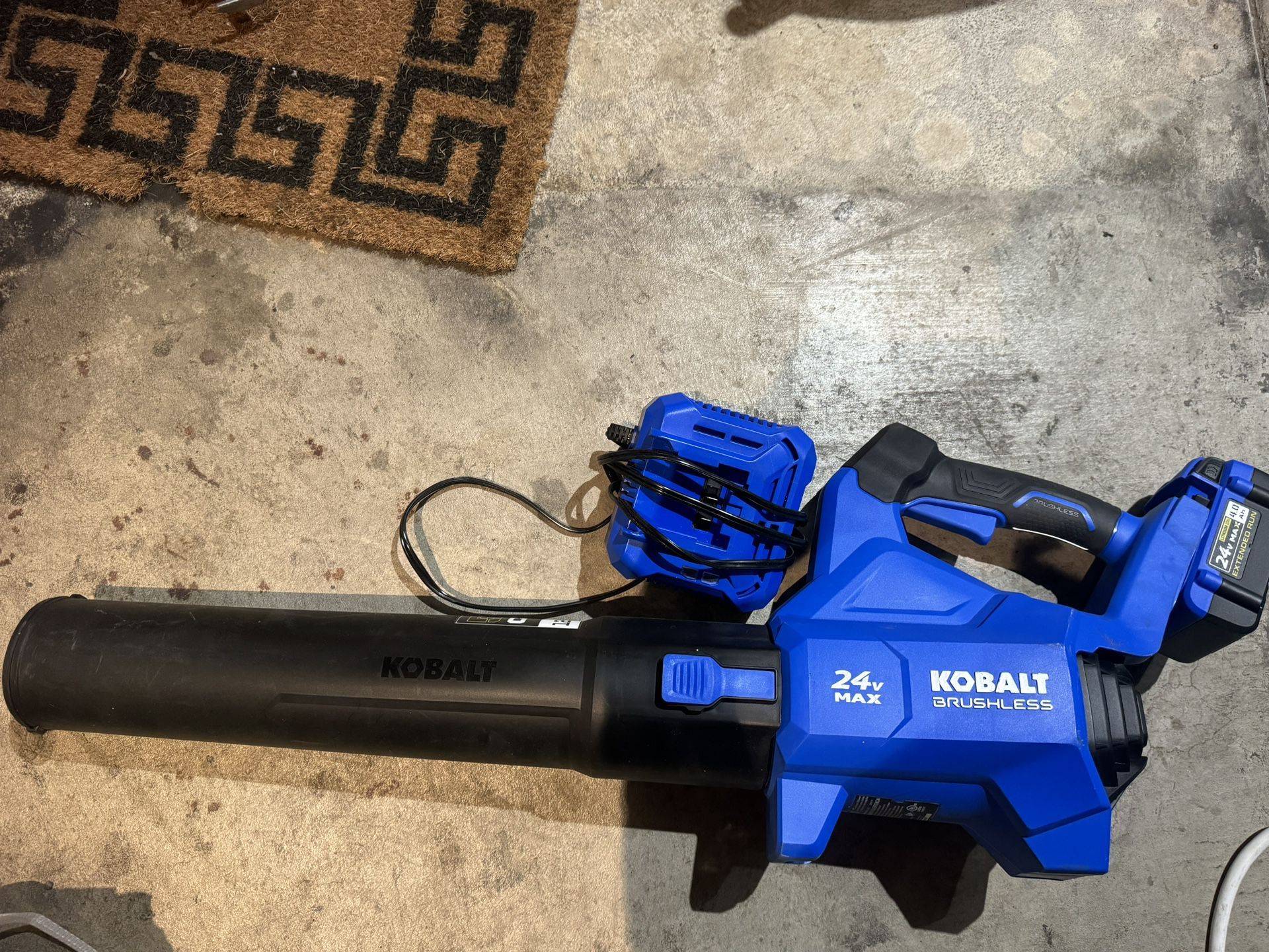 Kobalt 24-volt 500-CFM 120-MPH Battery Handheld Leaf Blower 4 Ah (Battery and Charger Included)