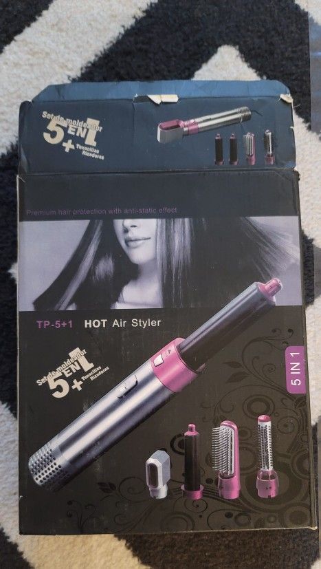 5 in 1 Hot Air Styler. Works perfectly. Great used condition.