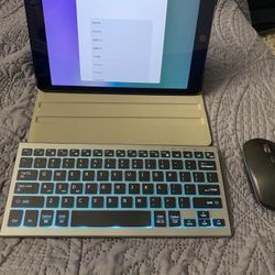 IPAD 8TH GENERATION 32GB (WOW)