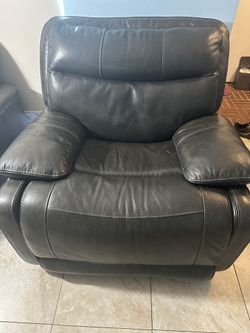 Living Spaces Garland Cuddler Recliner