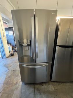 Refrigerator (33” wide)